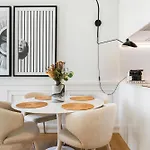 Ave Liberdade Restauradores Deluxe * Lissabon