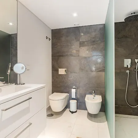 Ave Liberdade Restauradores Deluxe * Lissabon