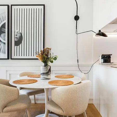 Ave Liberdade Restauradores Deluxe * Lissabon