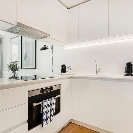 Ave Liberdade Restauradores Deluxe * Lissabon